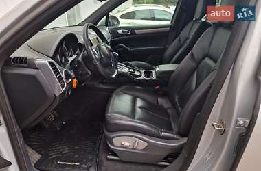 Позашляховик / Кросовер Porsche Cayenne 2012 в 
