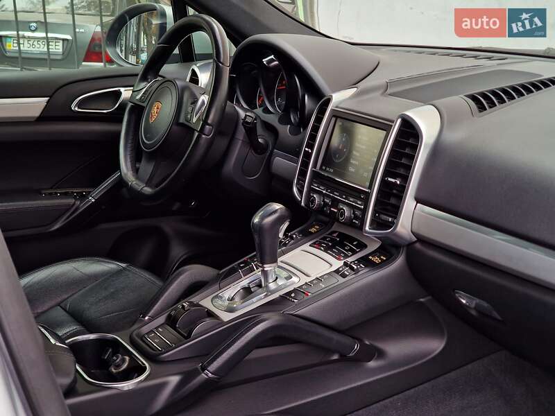 Позашляховик / Кросовер Porsche Cayenne 2012 в Одесі