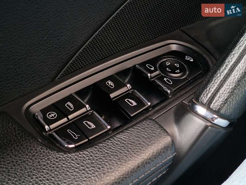 Позашляховик / Кросовер Porsche Cayenne 2012 в Одесі
