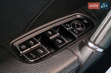 Позашляховик / Кросовер Porsche Cayenne 2012 в 