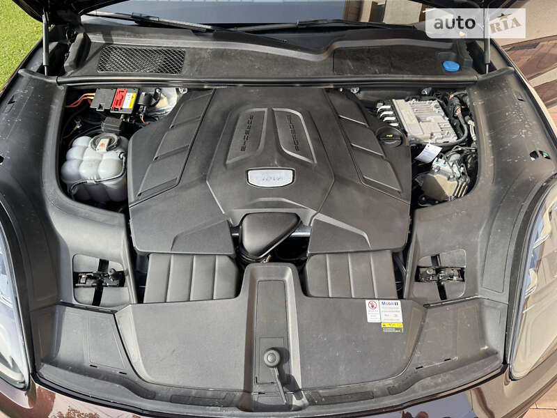 Внедорожник / Кроссовер Porsche Cayenne 2018 в Черновцах