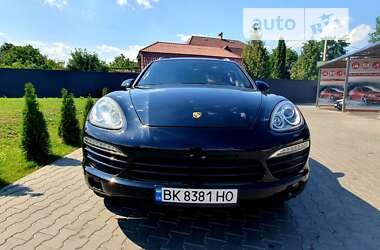 Внедорожник / Кроссовер Porsche Cayenne 2011 в Черновцах