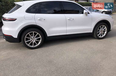 Внедорожник / Кроссовер Porsche Cayenne 2019 в 