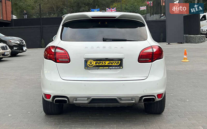 Позашляховик / Кросовер Porsche Cayenne 2012 в Чернівцях