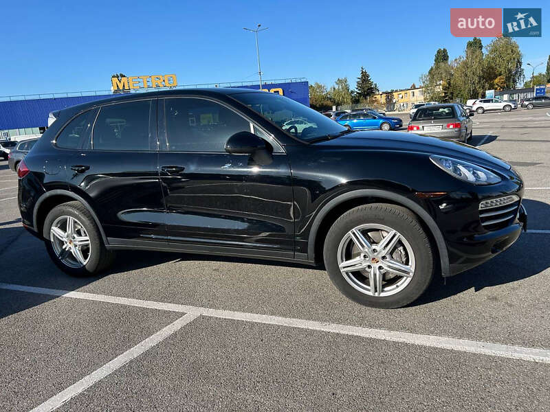Внедорожник / Кроссовер Porsche Cayenne 2014 в Киеве