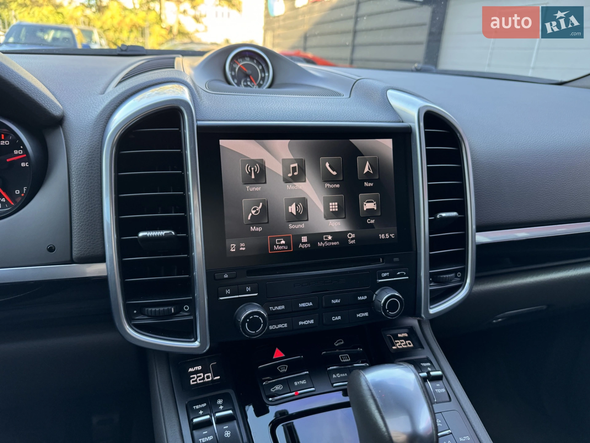 2016 Porsche Cayenne - мініатюра 24