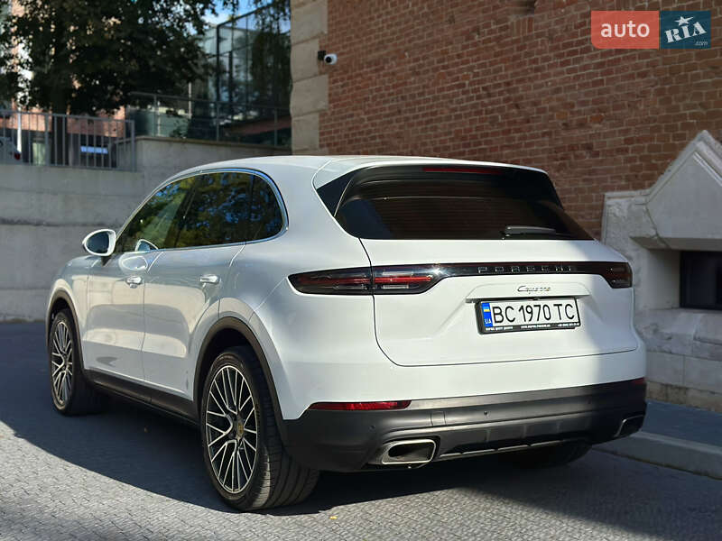 Позашляховик / Кросовер Porsche Cayenne 2017 в Львові