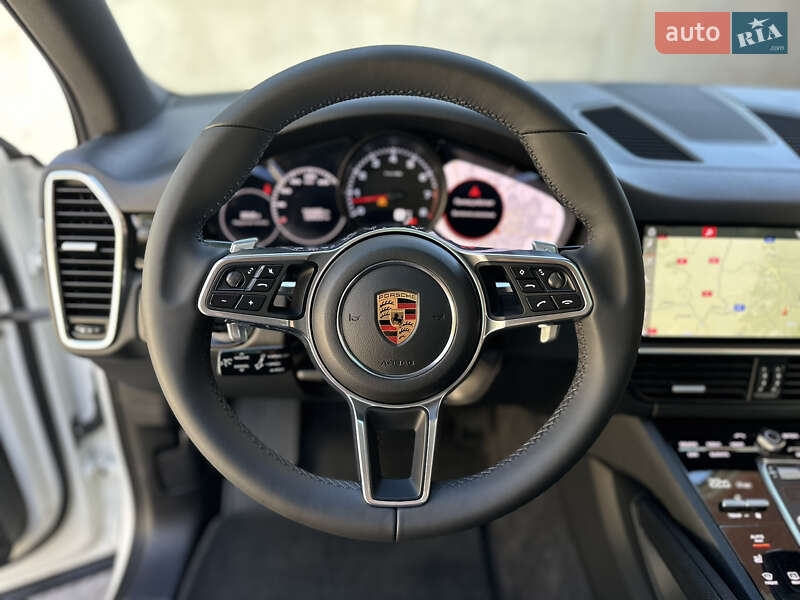 Позашляховик / Кросовер Porsche Cayenne 2017 в Львові