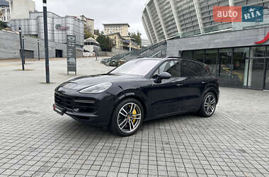 Позашляховик / Кросовер Porsche Cayenne 2018 в 