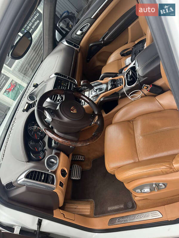 Внедорожник / Кроссовер Porsche Cayenne 2012 в Киеве фото 6 Внедорожник / Кроссовер Porsche Cayenne 2012 в Киеве