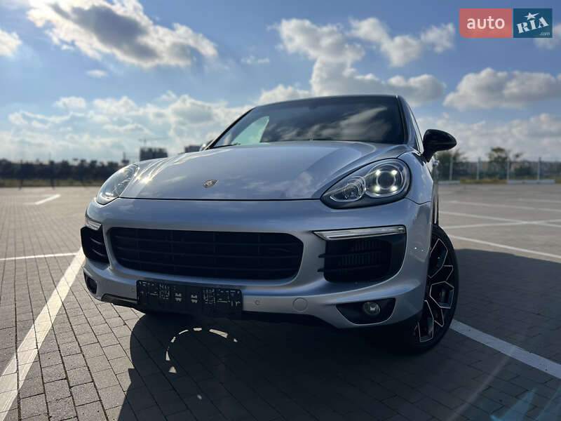 Позашляховик / Кросовер Porsche Cayenne 2015 в Одесі