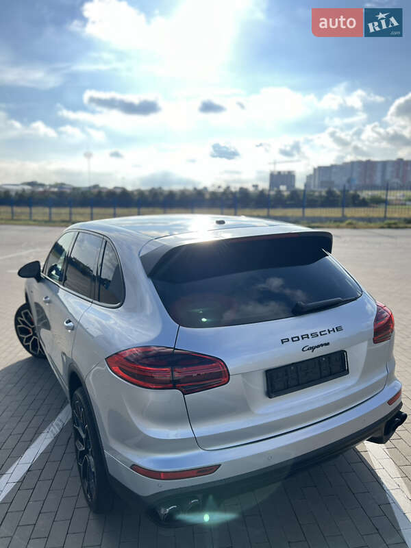 Позашляховик / Кросовер Porsche Cayenne 2015 в Одесі
