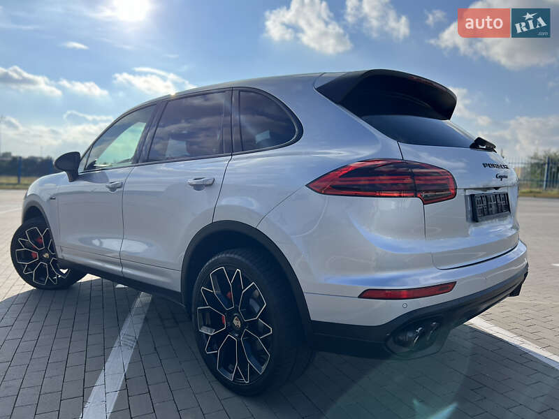 Позашляховик / Кросовер Porsche Cayenne 2015 в Одесі
