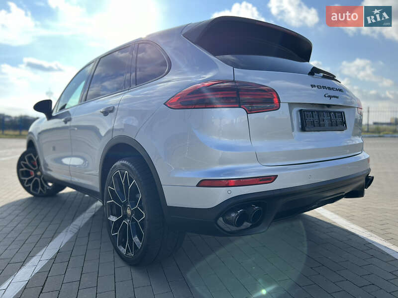 Позашляховик / Кросовер Porsche Cayenne 2015 в Одесі
