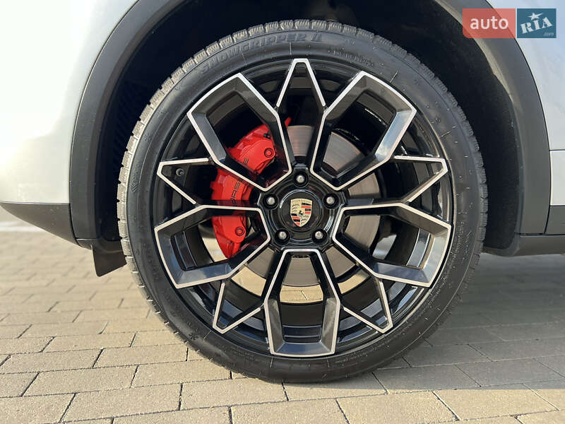 Позашляховик / Кросовер Porsche Cayenne 2015 в Одесі