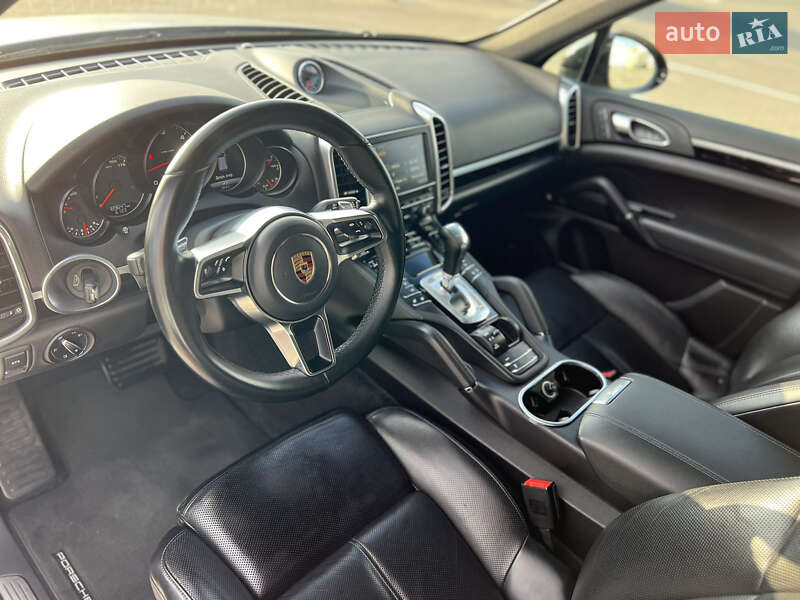 Позашляховик / Кросовер Porsche Cayenne 2015 в Одесі