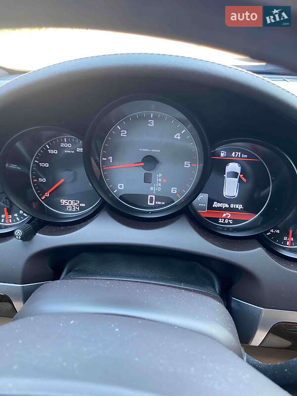 Внедорожник / Кроссовер Porsche Cayenne 2013 в Киеве