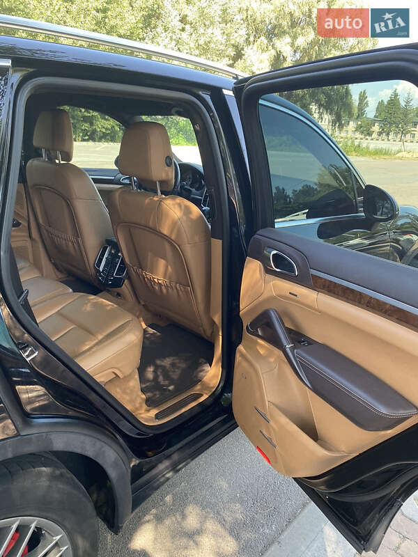 Внедорожник / Кроссовер Porsche Cayenne 2013 в Киеве