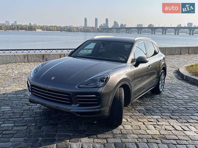 Внедорожник / Кроссовер Porsche Cayenne 2020 в Киеве
