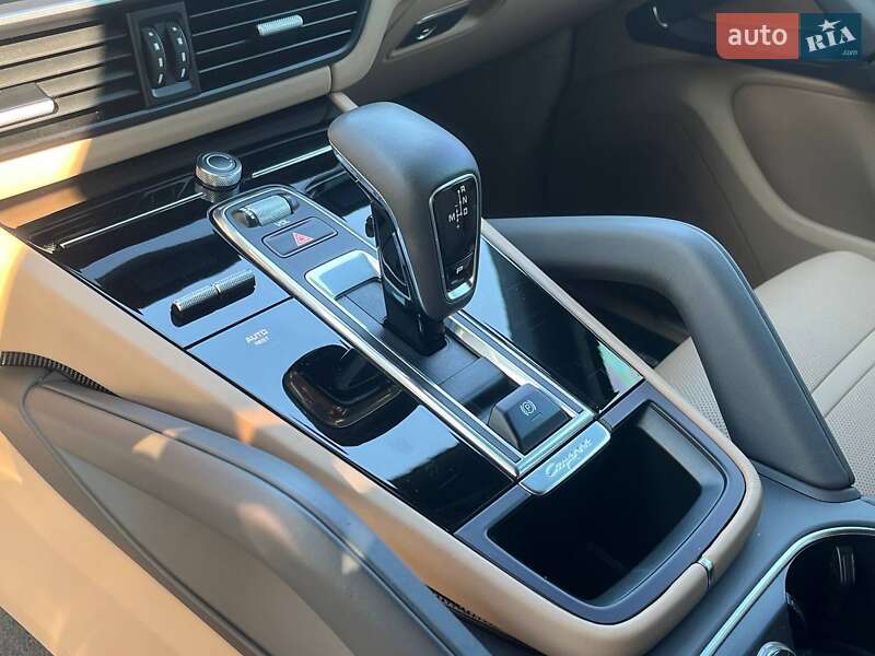 Внедорожник / Кроссовер Porsche Cayenne 2020 в Киеве