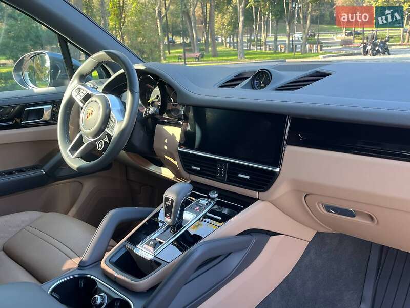 Внедорожник / Кроссовер Porsche Cayenne 2020 в Киеве