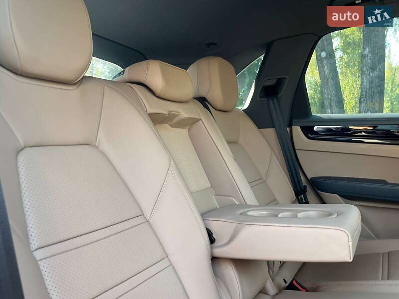 Внедорожник / Кроссовер Porsche Cayenne 2020 в Киеве