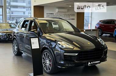 Позашляховик / Кросовер Porsche Cayenne 2015 в Харкові