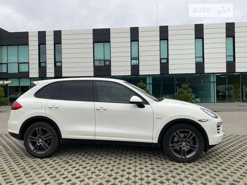 Внедорожник / Кроссовер Porsche Cayenne 2011 в 