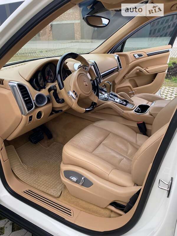 Позашляховик / Кросовер Porsche Cayenne 2011 в Хмельницькому