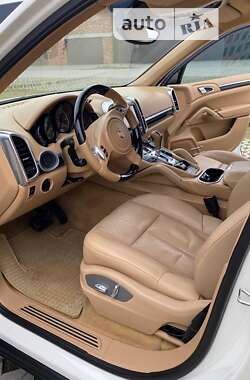 Внедорожник / Кроссовер Porsche Cayenne 2011 в 