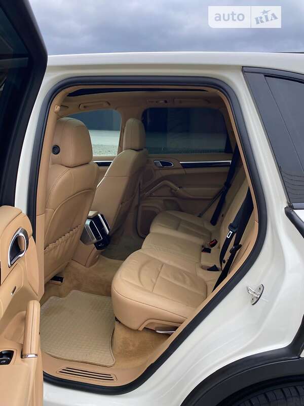 Позашляховик / Кросовер Porsche Cayenne 2011 в Хмельницькому