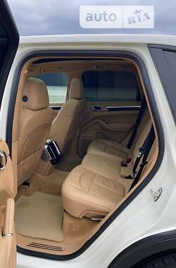 Внедорожник / Кроссовер Porsche Cayenne 2011 в 