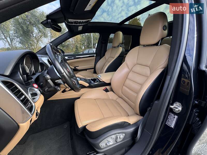 Внедорожник / Кроссовер Porsche Cayenne 2016 в Пирятине