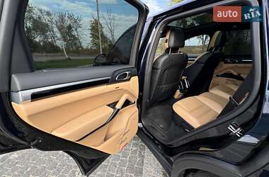 Позашляховик / Кросовер Porsche Cayenne 2016 в 