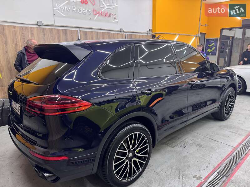Внедорожник / Кроссовер Porsche Cayenne 2016 в Пирятине
