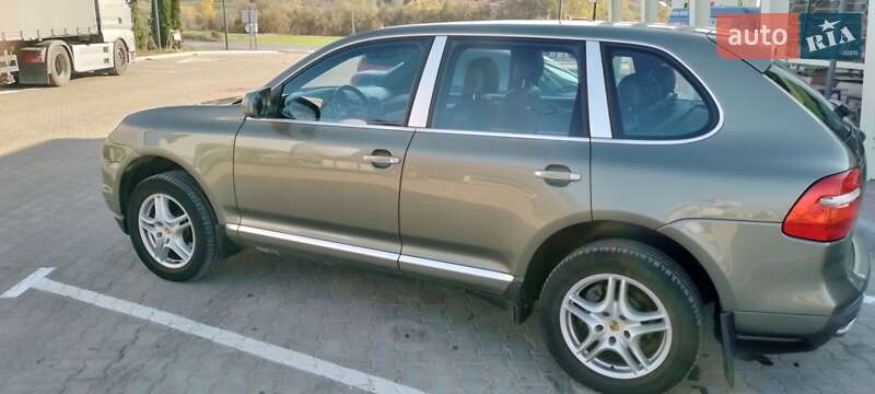 Позашляховик / Кросовер Porsche Cayenne 2008 в Чернівцях