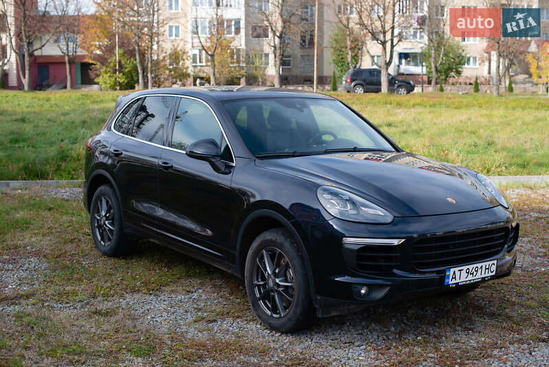 Внедорожник / Кроссовер Porsche Cayenne 2015 в Долине