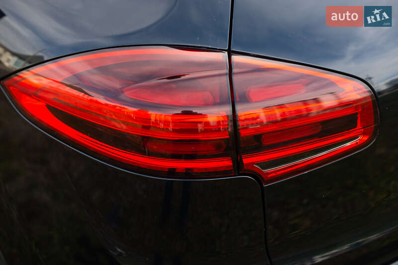 Внедорожник / Кроссовер Porsche Cayenne 2015 в Долине