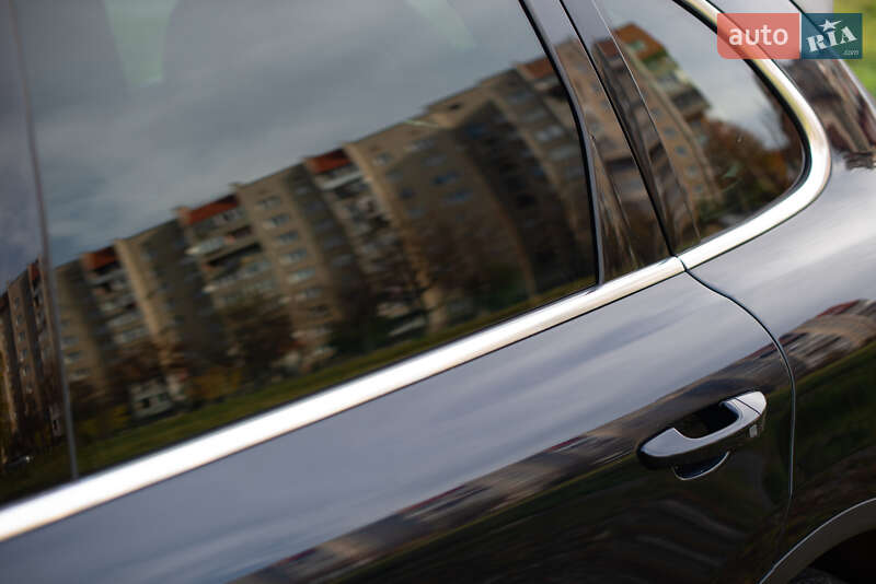 Внедорожник / Кроссовер Porsche Cayenne 2015 в Долине