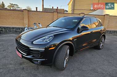 Внедорожник / Кроссовер Porsche Cayenne 2015 в Владимир-Волынском