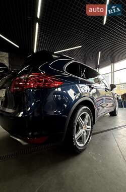 Внедорожник / Кроссовер Porsche Cayenne 2013 в 