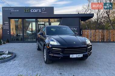 Внедорожник / Кроссовер Porsche Cayenne 2018 в 
