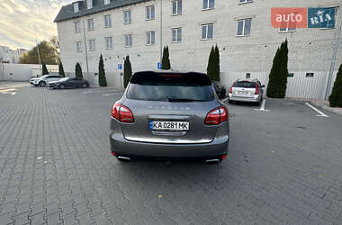 Внедорожник / Кроссовер Porsche Cayenne 2013 в 