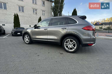 Внедорожник / Кроссовер Porsche Cayenne 2013 в 