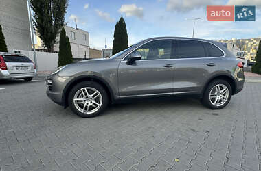Внедорожник / Кроссовер Porsche Cayenne 2013 в 