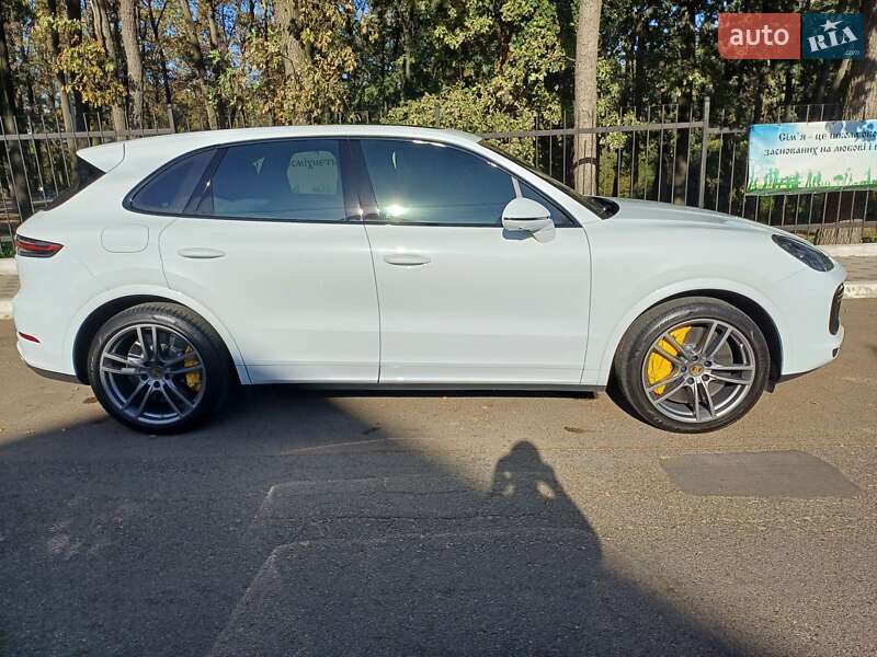 Позашляховик / Кросовер Porsche Cayenne 2018 в Києві