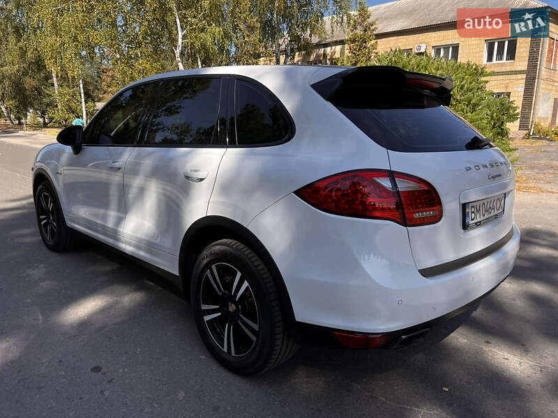 Внедорожник / Кроссовер Porsche Cayenne 2012 в Ахтырке