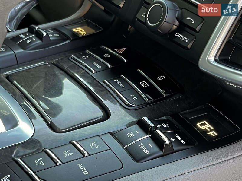 Внедорожник / Кроссовер Porsche Cayenne 2012 в Ахтырке