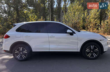 Внедорожник / Кроссовер Porsche Cayenne 2012 в 