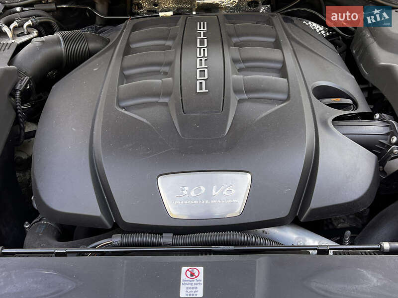Внедорожник / Кроссовер Porsche Cayenne 2012 в Ахтырке